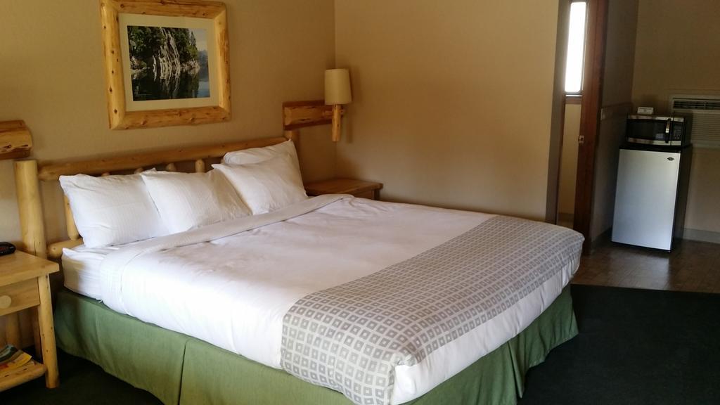 Wildwood Inn Twain Harte Room photo